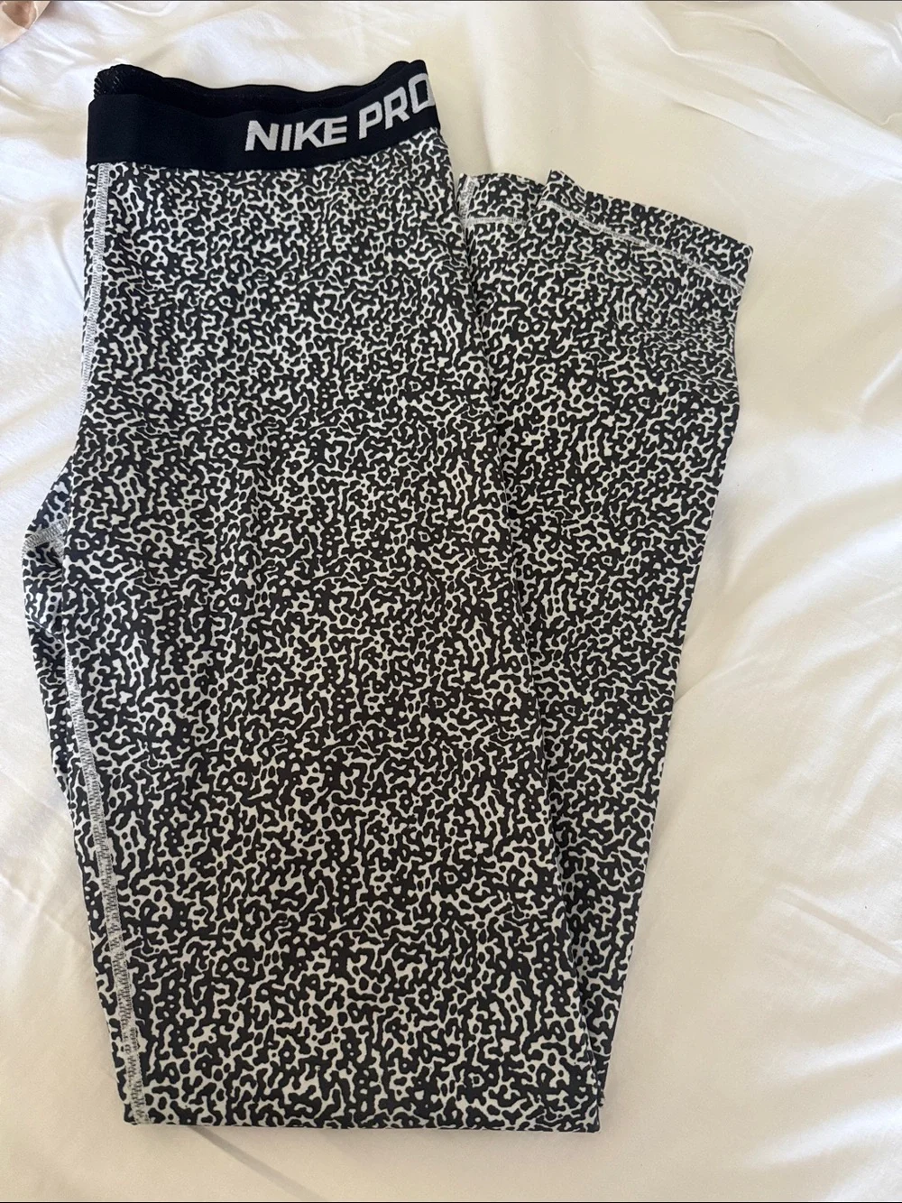 Nike Black & White Patterned Pro Training Leggings